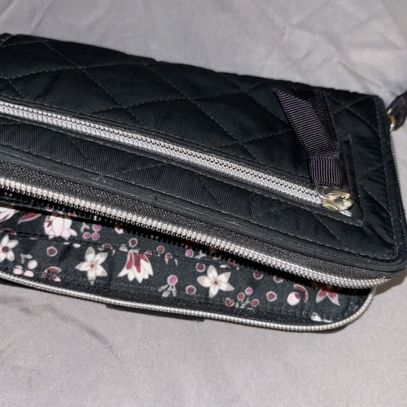 Vera Bradley Kiss lock Quilted Wallet - Picture 6 of 9